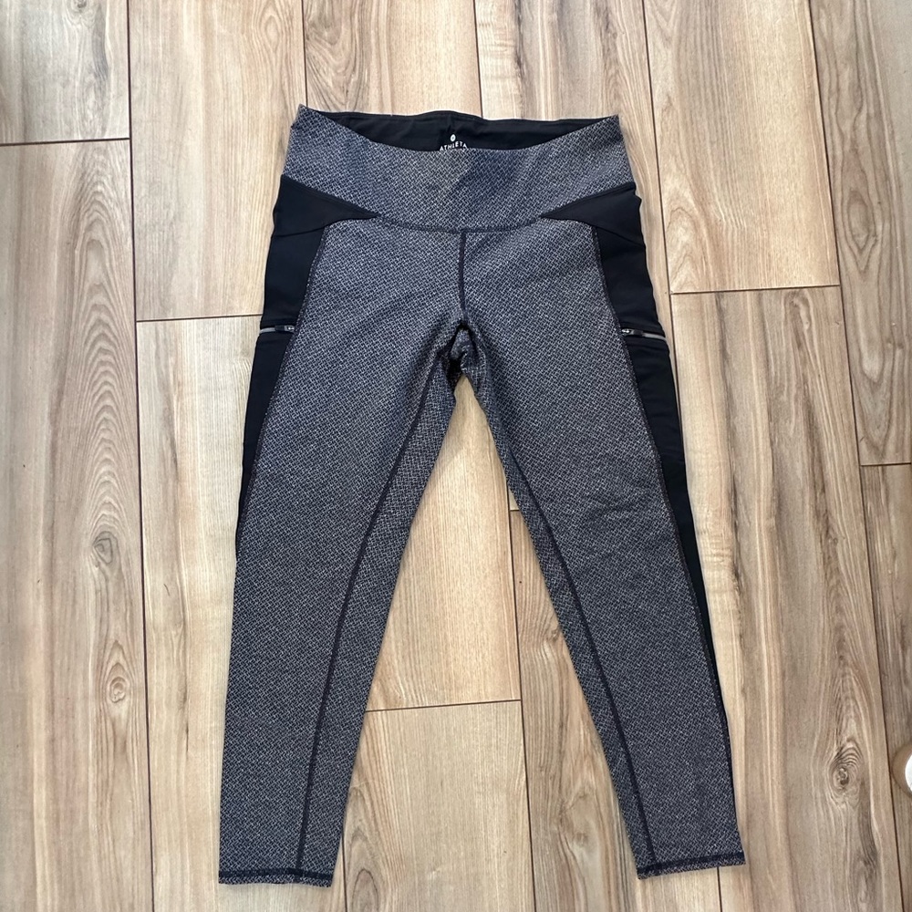 Athleta 7/8 leggings size L